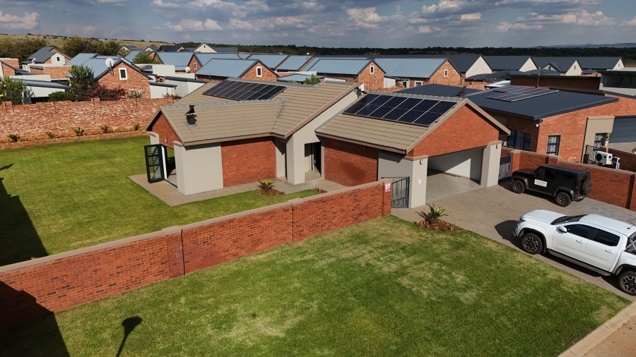 3 Bedroom Property for Sale in Van Der Hoff Park North West